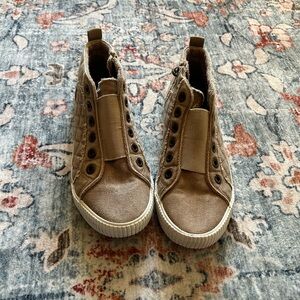 Blowfish Camel Sneakers Size 9